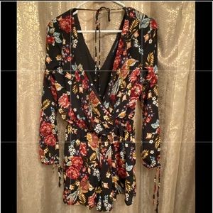 Multi-colored, v neck, floral romper